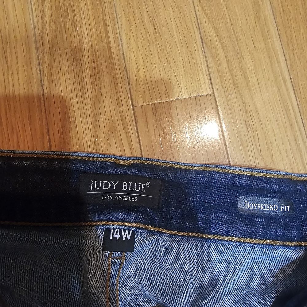 Judy Blue Faded Dark Blue Boyfriend Fit Jeans 14W - Picture 3 of 3